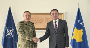 Komandanti i KFOR-it kërkon nga Kurti e Sveçla që të shmangen veprimet e njëanshme komandanti-i-kfor-it-kerkon-nga-kurti-e-svecla-qe-te-shmangen-veprimet-e-njeanshme