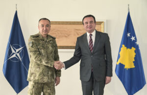 Komandanti i KFOR-it kërkon nga Kurti e Sveçla që të shmangen veprimet e njëanshme komandanti-i-kfor-it-kerkon-nga-kurti-e-svecla-qe-te-shmangen-veprimet-e-njeanshme