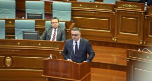 AAK-ja kërkon që ballafaqimi i vërtetë mes opozitës dhe kryeministrit të mos bëhet pa dakordim të plotë aak-ja-kerkon-qe-ballafaqimi-i-vertete-mes-opozites-dhe-kryeministrit-te-mos-behet-pa-dakordim-te-plote