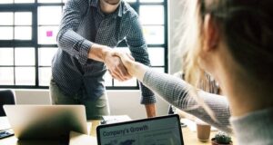 Ndihmoni njerëzit, para se të kërkoni një favor ndihmoni-njerezit,-para-se-te-kerkoni-nje-favor