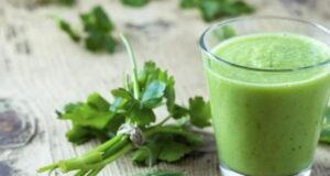 Pini lëng majdanozi çdo mëngjes për të rënë në peshë pini-leng-majdanozi-cdo-mengjes-per-te-rene-ne-peshe