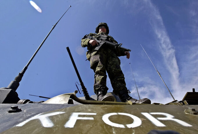 a-negocioi-kfor-i-per-terheqjen-e-grupit-te-radoicicit-–-komiteti-i-nato-s-konstaton,-misioni-paqeruajtes-e-mohon,-qeveria-hesht