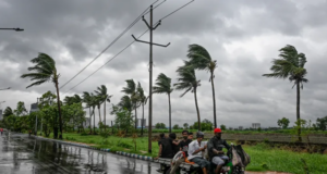 Cikloni Remal godet Bangladeshin ndërsa qindra mijëra janë evakuuar cikloni-remal-godet-bangladeshin-ndersa-qindra-mijera-jane-evakuuar