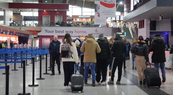 shqiperia-dhe-kosova-kryesojne-ne-ballkan-per-numrin-me-te-larte-te-azikerkuesve-ne-evrope