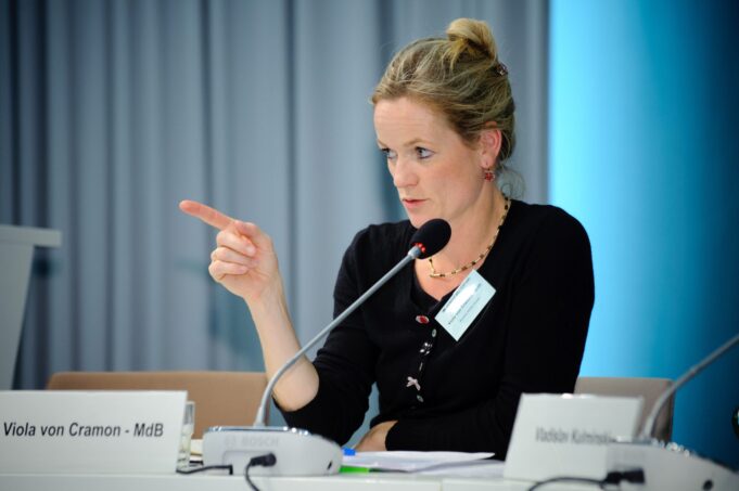 “eshte-per-te-ardhur-keq-–-do-te-duhej-te-dergohej-ne-kushtetuese-draft-statuti-i-asociacionit”,-cramon-per-deshtimin-e-kosoves-ne-kie