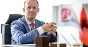 A do të ia shohin hajrin kryekuvendarit shqiptar Afrim Gashi në Maqedoni? a-do-te-ia-shohin-hajrin-kryekuvendarit-shqiptar-afrim-gashi-ne-maqedoni?