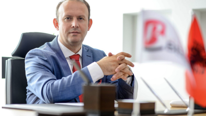 a-do-te-ia-shohin-hajrin-kryekuvendarit-shqiptar-afrim-gashi-ne-maqedoni?