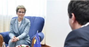 Kurti merr pjesë në tubimin mbështetës për zgjedhjet në Luginë të Preshevës kurti-merr-pjese-ne-tubimin-mbeshtetes-per-zgjedhjet-ne-lugine-te-presheves