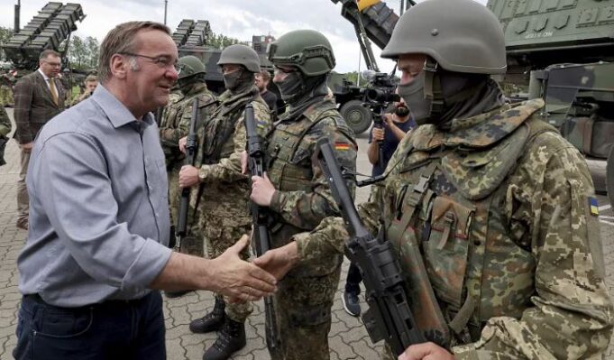 ministri-gjerman-i-mbrojtjes-njofton-paketen-e-mbeshtetjes-ushtarake-prej-500-milione-eurosh-per-ukrainen