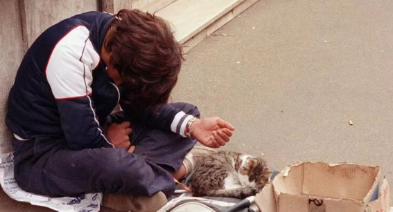 Thuajse 1 në 10 adoleshentë në Itali nuk mund të blejë as një palë këpucë thuajse-1-ne-10-adoleshente-ne-itali-nuk-mund-te-bleje-as-nje-pale-kepuce