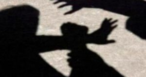 Një burrë sulmohet fizikisht nga një grua në Fushë Kosovë nje-burre-sulmohet-fizikisht-nga-nje-grua-ne-fushe-kosove