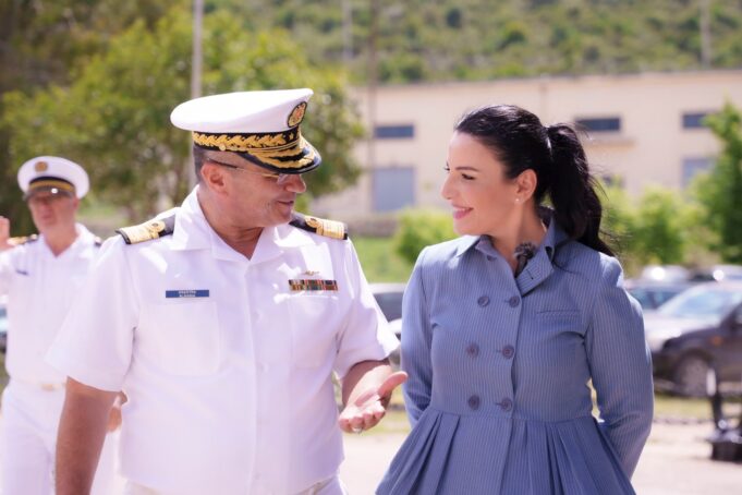 certifikohet-personeli-i-autoritetit-portual-durres