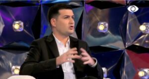 “Cilën nga opinionistet do ta zgjidhje përsëri?”- Arbër Hajdari befason me përgjigjjen! “cilen-nga-opinionistet-do-ta-zgjidhje-perseri?”-arber-hajdari-befason-me-pergjigjjen!