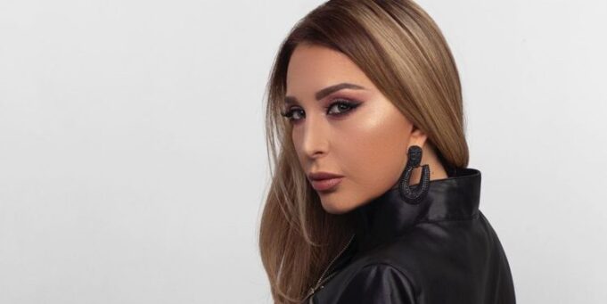 para-disa-javesh-e-denoncoi-per-dhune,-kengetarja-teuta-selimi-ribashkohet-me-bashkeshortin?