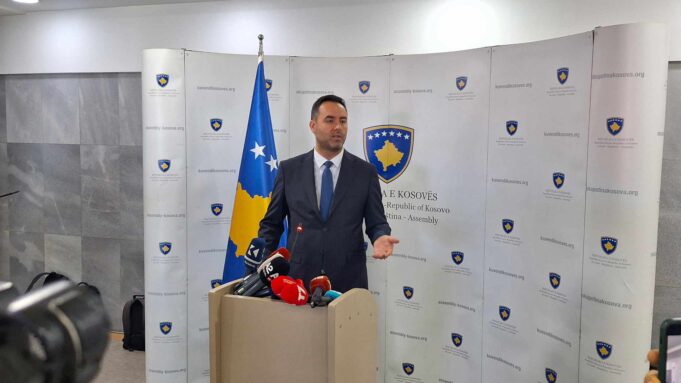 foli-me-radojiciqin,-konjufca:-nuk-dyshoj-ne-kusari-lilen-per-tradhti-kombetare