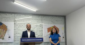PDK në Prishtinë me akuza ndaj Ramës: 15 hektarë të pronës publike i ktheu në ndërtim të lartë pdk-ne-prishtine-me-akuza-ndaj-rames:-15-hektare-te-prones-publike-i-ktheu-ne-ndertim-te-larte