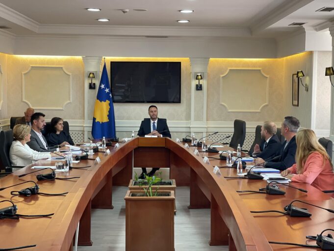 mblidhet-kryesia,-ne-rend-dite-caktimi-i-seances-solemne-per-tony-blairin