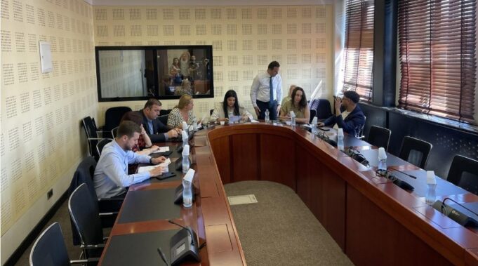 opozita-s’voton-disa-projektligje-ne-komisionin-per-integrim-–-s’jane-ne-perputhje-me-legjislacionin-e-be-se- 