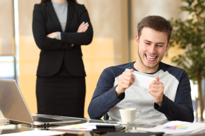 10-cilesite-e-nje-punonjesi-te-keq!