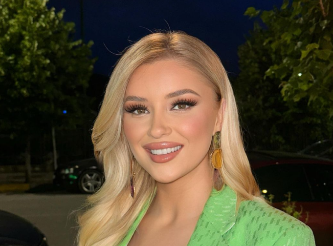 alketa-vejsiu-peson-aksident-‘gjysma-e-makines-time-eshte-e-shtypur,-nuk-e-di-si-kam-shpetuar’