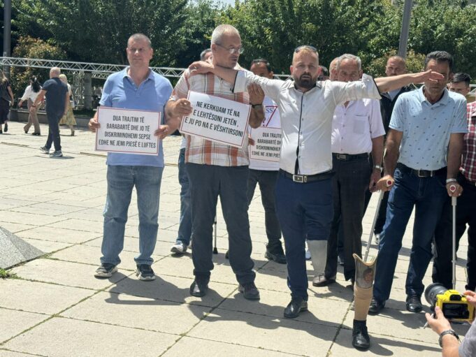 te-plagosurit-civil-nga-minat-kerkojne-perkrahje-nga-kurti,-thone-se-nuk-e-mbajti-premtimin-qe-ua-dha