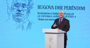 Hovenier tregon si Rugova nuk ia dha një gurë të çmuar: Ishte inspirimi im dhe mësues për mua hovenier-tregon-si-rugova-nuk-ia-dha-nje-gure-te-cmuar:-ishte-inspirimi-im-dhe-mesues-per-mua