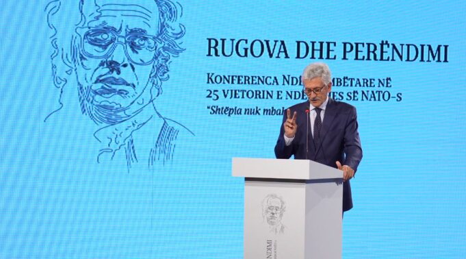 ish-kryeministri-italian:-shqetesimi-i-klintonit-ishte-se-rugova-mund-te-fliste-kunder-bombardimeve-te-nato-se