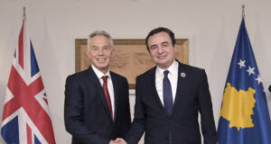 Kurti nis takimin me Blairin kurti-nis-takimin-me-blairin