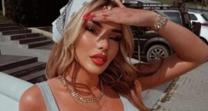 “Mjeran”- I bllokoi këngën në YouTube, Tayna shpërthen keq ndaj ish-menaxherit: Nuk bëhet dot njeriu i madh me ligësi “mjeran”-i-bllokoi-kengen-ne-youtube,-tayna-shperthen-keq-ndaj-ish-menaxherit:-nuk-behet-dot-njeriu-i-madh-me-ligesi