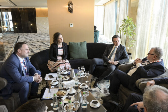 kurti-fton-grupin-“yes-eu”-qe-te-investojne-ne-kosove,-i-njofton-per-“zhvillimin-e-progresin-ekonomik”