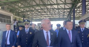 Sveçla e Balla vizitojnë pikën kufitare në Vermicë, përcjellin zbatimin e marrëveshjes për heqjen e kontrollit kufitar svecla-e-balla-vizitojne-piken-kufitare-ne-vermice,-percjellin-zbatimin-e-marreveshjes-per-heqjen-e-kontrollit-kufitar