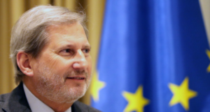 Hahn: Jam i shqetësuar për Maqedoninë e Veriut, të respektohet Marrëveshja e Prespës hahn:-jam-i-shqetesuar-per-maqedonine-e-veriut,-te-respektohet-marreveshja-e-prespes