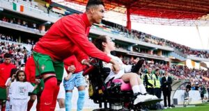 Miqësorja e Portugalisë dhe Irlandës, Cristiano Ronaldo prek me gjestin emocionues ndaj vogëlushes në karrige me rrota! miqesorja-e-portugalise-dhe-irlandes,-cristiano-ronaldo-prek-me-gjestin-emocionues-ndaj-vogelushes-ne-karrige-me-rrota!