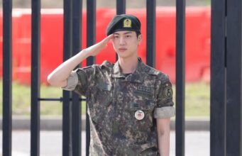 Jin i “BTS” do festojë fundin e shërbimit ushtarak duke përqafuar 1 mijë fansa jin-i-“bts”-do-festoje-fundin-e-sherbimit-ushtarak-duke-perqafuar-1-mije-fansa