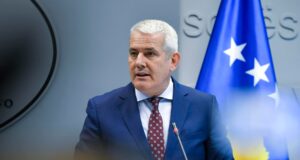 Sveçla, mërgimtarëve: Evitojeni kalimin nëpër Serbi – në shenjë hakmarrje për sukseset e Kosovës po i arreston kosovarët svecla,-mergimtareve:-evitojeni-kalimin-neper-serbi-–-ne-shenje-hakmarrje-per-sukseset-e-kosoves-po-i-arreston-kosovaret