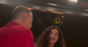 Diola dhe Erolldi “shkrihen” duke kërcyer- prekje e puthje si kurrë më parë diola-dhe-erolldi-“shkrihen”-duke-kercyer-prekje-e-puthje-si-kurre-me-pare