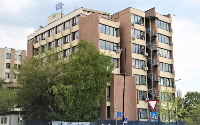 psrk-ja-ndalon-dy-persona-per-hyrje-ne-sistemet-kompjuterike,-mashtrimi-dhe-shperlaje-te-parave