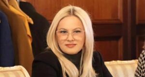 Bashës i largohet deputetja e parë, pas humbjes së vulës bashes-i-largohet-deputetja-e-pare,-pas-humbjes-se-vules