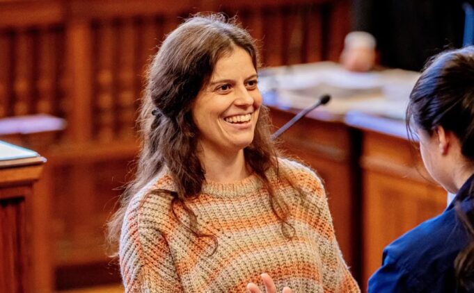 lirohet-ilaria-salis,-pasi-u-zgjodh-eurodeputete