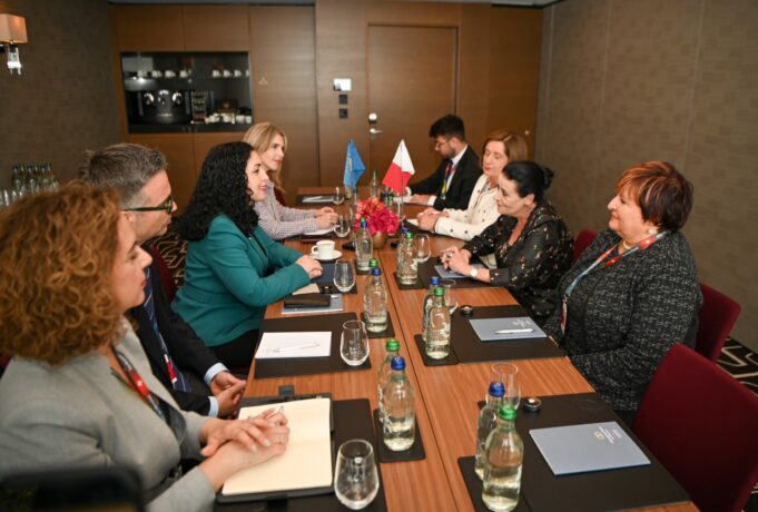 osmani-takon-presidenten-e-maltes