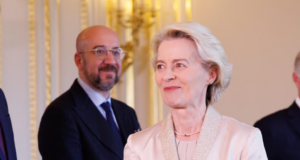 Plani i ri i Charles Michel për të shkatërruar von der Leyen: Kryeministri grek duhet të marrë punën e saj plani-i-ri-i-charles-michel-per-te-shkaterruar-von-der-leyen:-kryeministri-grek-duhet-te-marre-punen-e-saj