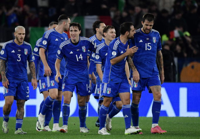 pse-italia-quhet-“azurri”-dhe-pse-ka-blune-ne-fanelle?