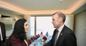 Osmani e takon në Zvicër këshilltarin kryesor të Biden, thotë se kanë folur për rritjen e bashkëpunimit osmani-e-takon-ne-zvicer-keshilltarin-kryesor-te-biden,-thote-se-kane-folur-per-rritjen-e-bashkepunimit