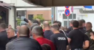 Tifozët anglezë grinden me ata serbë para ndeshjes tifozet-angleze-grinden-me-ata-serbe-para-ndeshjes