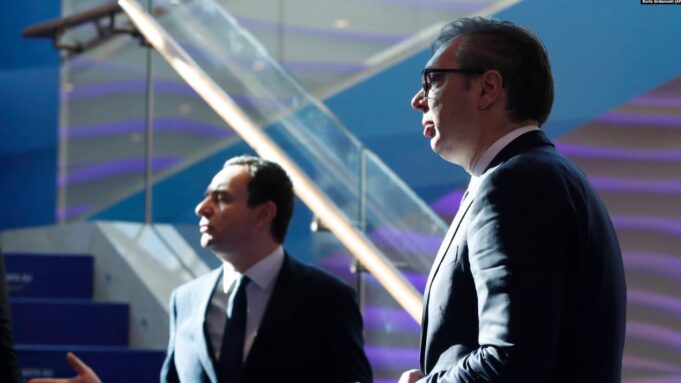 kush-e-pengon-paqen-e-qendrueshme-mes-kosoves-e-serbise?