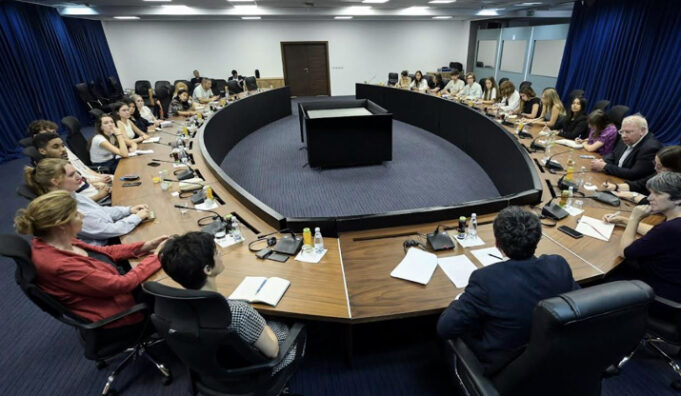 kurti-mirepriti-studente-nga-amsterdam-university-college