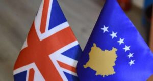 Britania e mirëpret vendimin e Kosovës për t’i kthyer eshtrat e 3 serbëve të vrarë në luftë britania-e-mirepret-vendimin-e-kosoves-per-t’i-kthyer-eshtrat-e-3-serbeve-te-vrare-ne-lufte