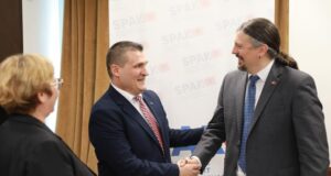 Koordinatori amerikan kundër korrupsionit takon Dumanin: SHBA-të, të përkushtuara për t’i dhënë fund pandëshkueshmërisë koordinatori-amerikan-kunder-korrupsionit-takon-dumanin:-shba-te,-te-perkushtuara-per-t’i-dhene-fund-pandeshkueshmerise