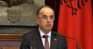 Begaj shpreh ngushëllime për ndarjen nga jeta të At Antonio Belushit begaj-shpreh-ngushellime-per-ndarjen-nga-jeta-te-at-antonio-belushit