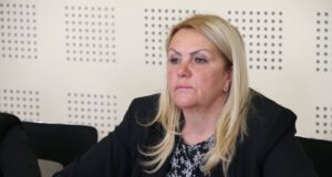 Deputetja e AAK-së: Qeveria nuk po bën asgjë për sigurimet shëndësore të Policisë së Kosovës deputetja-e-aak-se:-qeveria-nuk-po-ben-asgje-per-sigurimet-shendesore-te-policise-se-kosoves